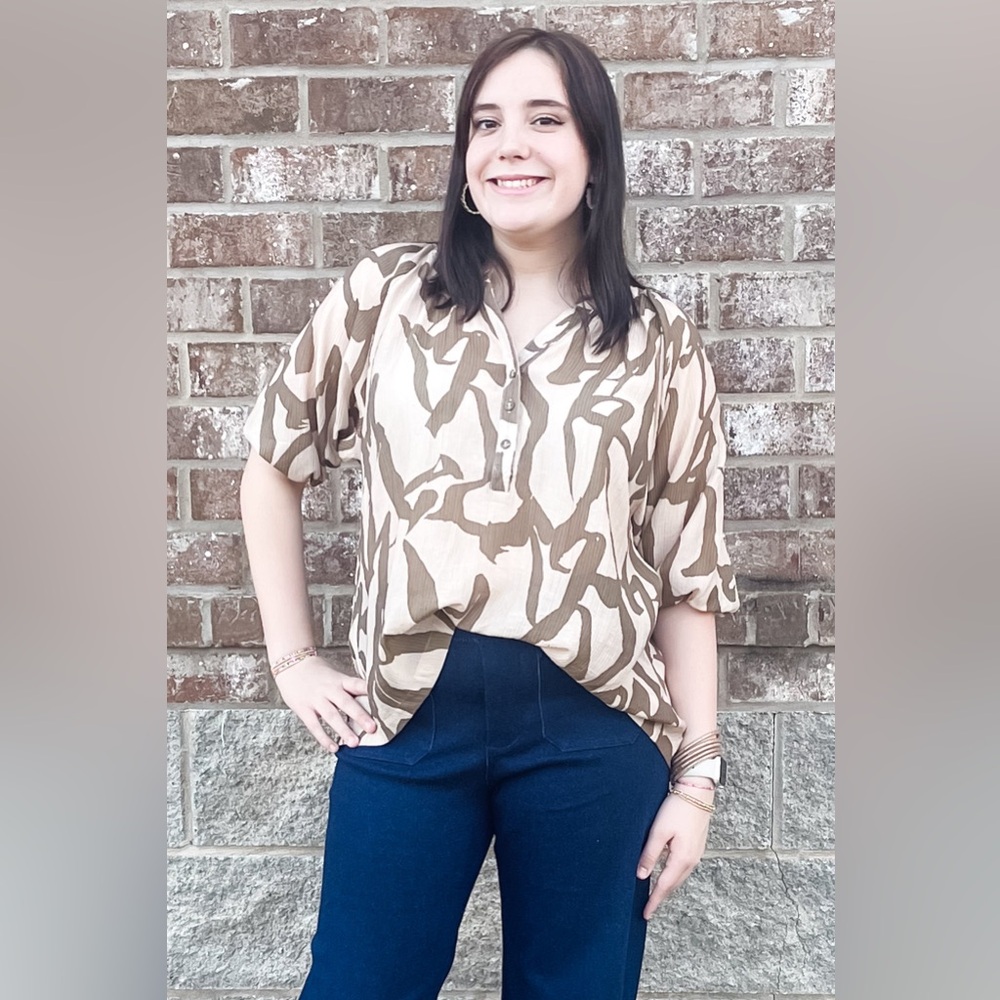 Umgee Taupe Mix Two Tone Abstract Print Top Split Neck Woven K9214